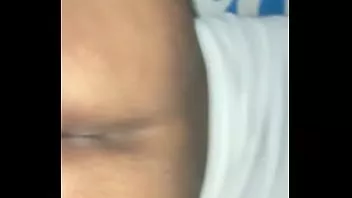 play Grande saque preto é esmagado por um grande galo branco e obtém uma gozada gorda