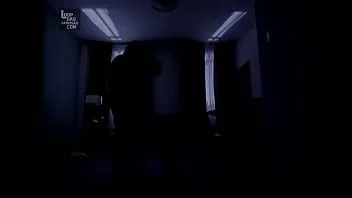 Odtwórz Taniec i zdejmowanie wszystkich ubrań dla mężczyzny