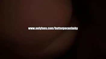 تشغيل مغموسة ن بقع الشوكولاتة حولها في كس جيد