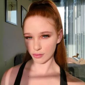 Порнозвезда Scarlett Snow