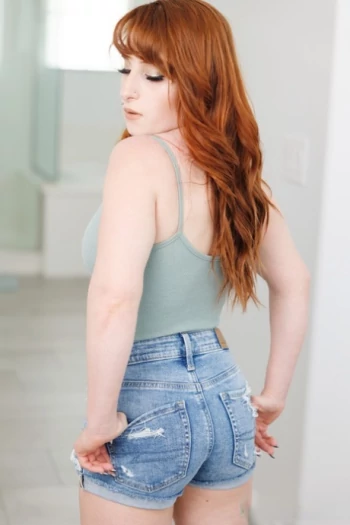 Порнозвезда Alice Marie