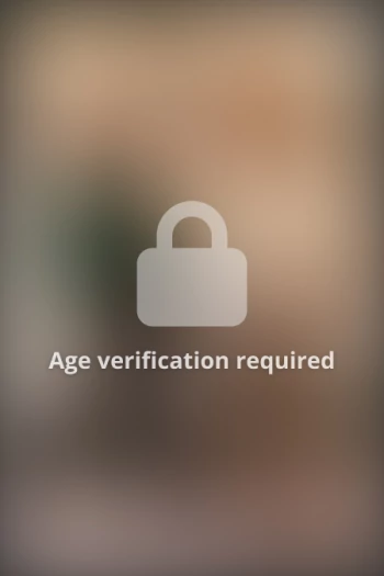 अभिनेता Julia Loves To Fuck